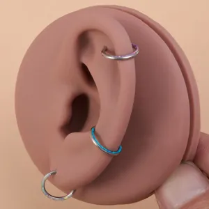 Edelstahl Opal Piercing Ring Set für Ohrläppchen und Knorpel, nahtlose glänzende Segmentringe.