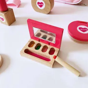 Hölzernes Kinderschminkset Rollenspiel, Detailansicht der Kosmetikpalette mit Pinsel.