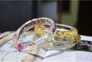 Transparent resin dried flower bracelet handmade aesthetic bangle clear floral jewelry accessory