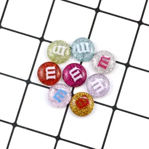 Platte hars M letters glitter cabochons voor mobiele telefoon DIY handwerk decoratie