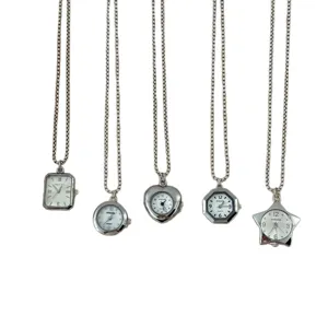 Set collana con ciondolo orologio da tasca argento retrò con cinque forme geometriche.