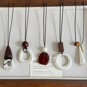 Collezione collana con conchiglia di legno resina boho maglione lungo