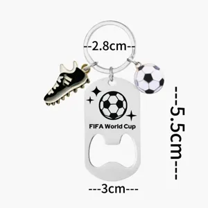 Portachiavi apribottiglie da calcio della Coppa del Mondo FIFA in acciaio inossidabile con ciondoli.