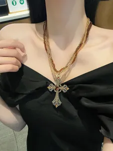Collier de croix gothique en perles multicouches pour femmes, bijoux de clavicule vintage.
