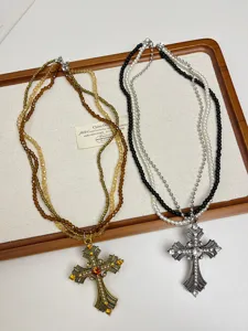 Collier de perles multicouche style vintage Y2K punk chaine de clavette elegante