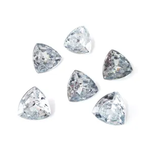 Strass en acrylique triangle epais a dos pointe blancs pour decoration vetement DIY