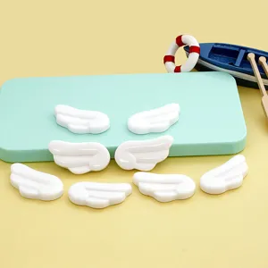Weisse Harz Engel Fluegel DIY Zubehoer fuer Handyhuellen und kreative Bastelarbeiten.
