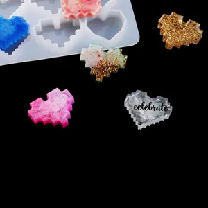 Detailansicht der Silikonform für DIY Epoxidharz Pixel Herz Handwerk Schmuck Accessoires.