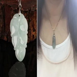 Collana con ciondolo a foglia di giada verde naturale per donna, elegante gioiello.
