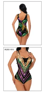 Vue détaillée du body de carnaval sans manches avec imprimé plume et note de musique.