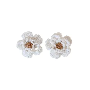 Handgefertigte weiße Perlen Kamelie Blumen Accessoires schickes elegantes DIY Schmuckteil