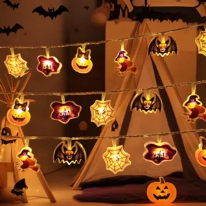 Halloween LED Lichterkette Details, leuchtende Acryl Fledermäuse Kürbisse warme Deko