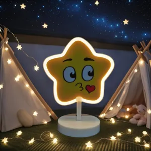 LED Stern Nachtlicht Detail, niedliches Cartoon Kuss Design, gemütliche Zimmer Tischdeko.