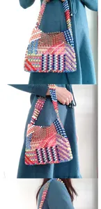 Sac à main coloré en perles fait main avec motif géométrique, élégant sac d'été pour femme.