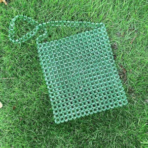 Borsa a spalla in perline acrilico verde, borsa quadrata intrecciata a mano casual donna.