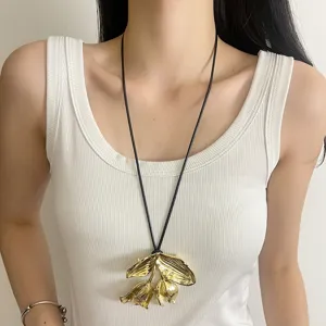 Minimalistische Metallblume Anhänger Halskette Für Damen Lange Kunstlederseil Pulloverkette Legierung Floral Statement Schmuck Zubehör