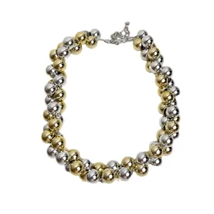 Auffällige Statement-Halskette mit goldenen und silbernen Kugeln für Damen Mode.