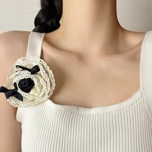 Broche et Pince à Cheveux pour Femme en Dentelle Forme Rose Style Français Vintage Romantique Nœud de Ruban Double Usage Bijoux Cadeau Cheveux