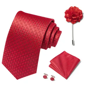 Conjunto de corbata roja para hombre con pañuelo flor de solapa y gemelos diseño geométrico
