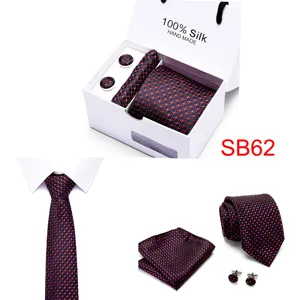 Detailansicht des Herren Seidenkrawatten-Geschenksets mit Jacquard-Muster und Manschettenknöpfen.