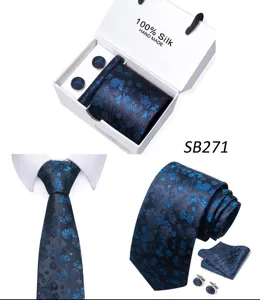 Luxe heren zijden das set met pochet en bijpassende manchetknopen in een prachtige geschenkdoos.