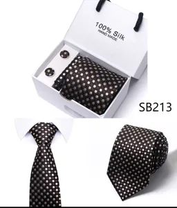 Luxe zijden stropdas set met manchetknopen, elegante geschenkdoos voor formele kleding.