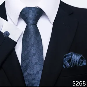 Klassieke donkerblauwe ruitjes jacquard stropdas set met pochet en bijpassende manchetknopen.