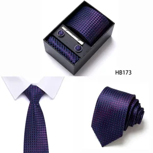 Close-up detail view of the jacquard pattern men's business tie set and accessories.