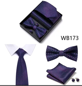 Coffret cadeau cravate jacquard mauve nœud papillon pochette boutons de manchette homme.