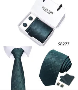 Donkergroene zijden stropdas set met manchetknoppen en pochet, zakelijk detail.
