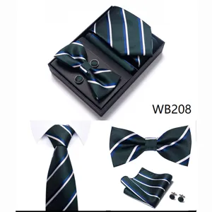 Elegante juego de regalo de corbata a rayas con pajarita pañuelo y gemelos hombre