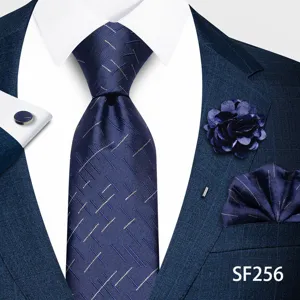 Conjunto de corbata a rayas azul oscuro para hombre con pañuelo de bolsillo flor de solapa gemelos.
