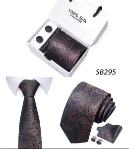 Detail heren paisley das en manchetknopen cadeaupakket, luxe zijde zakelijke set.