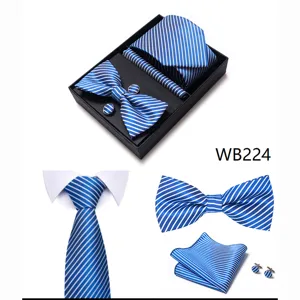 Vista detallada del conjunto de corbata a rayas azules, pañuelo, pajarita y gemelos a juego.