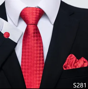 Klassieke rode jacquard stropdas set met een bijpassend pochet en stijlvolle manchetknopen.