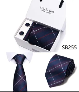 Klassieke donkerblauwe zijden stropdas set met ruitjes, geschenkdoos en bijpassende manchetknopen.