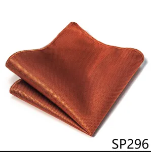 Pañuelo de bolsillo para hombre traje boda elegante accesorio color bronce vista detalle