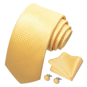 Gele jacquard ruit heren das pochet en manchetknopjes set voor trouwen en zakelijke pak.