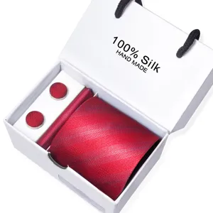 Rode heren zijden das pochet en manchetknopen cadeauverpakking set voor zakelijk.