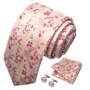 Elegant roze bloemen jacquard heren stropdas set met pochette en bijpassende manchetknopen.