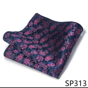 Vista detallada de la pañoleta de bolsillo para hombre con diseño floral y tejido elegante.