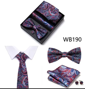 Détail de l'ensemble cravate, nœud papillon, pochette et boutons de manchette cachemire rouge.
