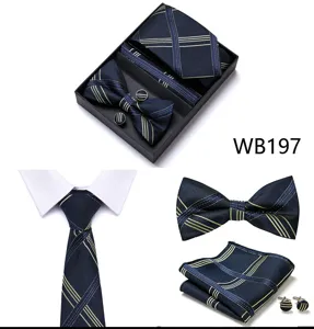 Ensemble cravate rayée bleu marine pochette et boutons de manchette homme mariage affaires.