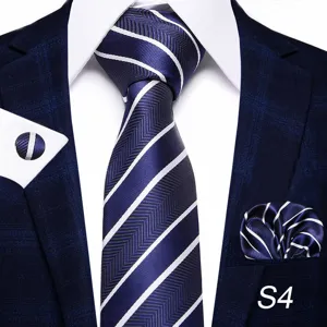 Set cravatta classica uomo blu scuro a righe con fazzoletto da taschino coordinato elegante