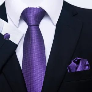 Heren business paarse jacquard stropdas set met bijpassende pochet en manchetknopen.