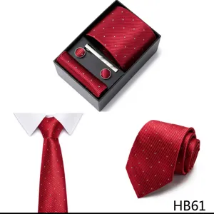 Ensemble de cravate pour hommes à pois rouges classiques avec pochette boutons de manchette.
