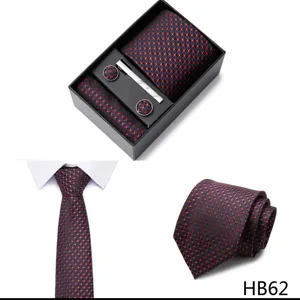 Coffret cadeau cravate homme affaires avec pochette boutons de manchette et pince à cravate.