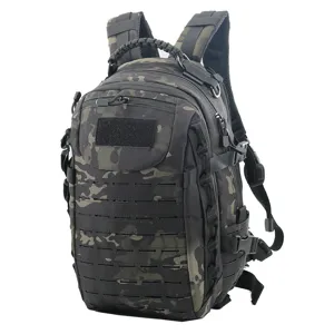 Taktischer Outdoor Rucksack Detail, Camouflage Multifunktions Reiserucksack für Herren.