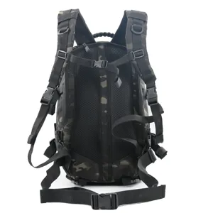 Taktischer Rucksack für Herren, Outdoor Camo Multifunktions-Reiserucksack mit gepolsterten Gurten.