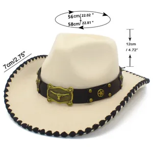 Klassischer beiger Woll-Cowboyhut mit retro braunem Gürtel und Bullenschnalle für stilvolle.